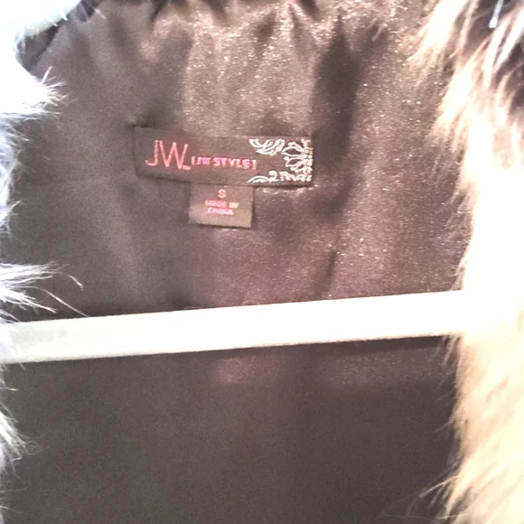 Black and White Striped Fur Vest - Picture 4 of 7